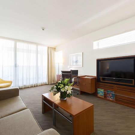 Novotel Canberra Exterior foto
